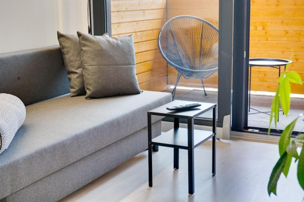 Location In Tampere! Modern Apartment, 2rooms, Kitchen And Balcony Tampere