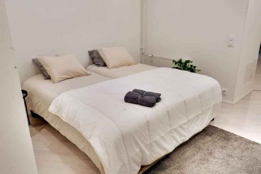 Location In Tampere! Modern Apartment, 2rooms, Kitchen And Balcony Appartement *