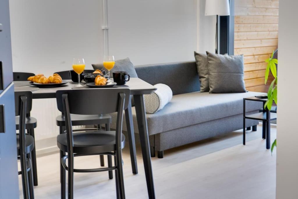 Location In Tampere! Modern Apartment, 2rooms, Kitchen And Balcony * Tampere