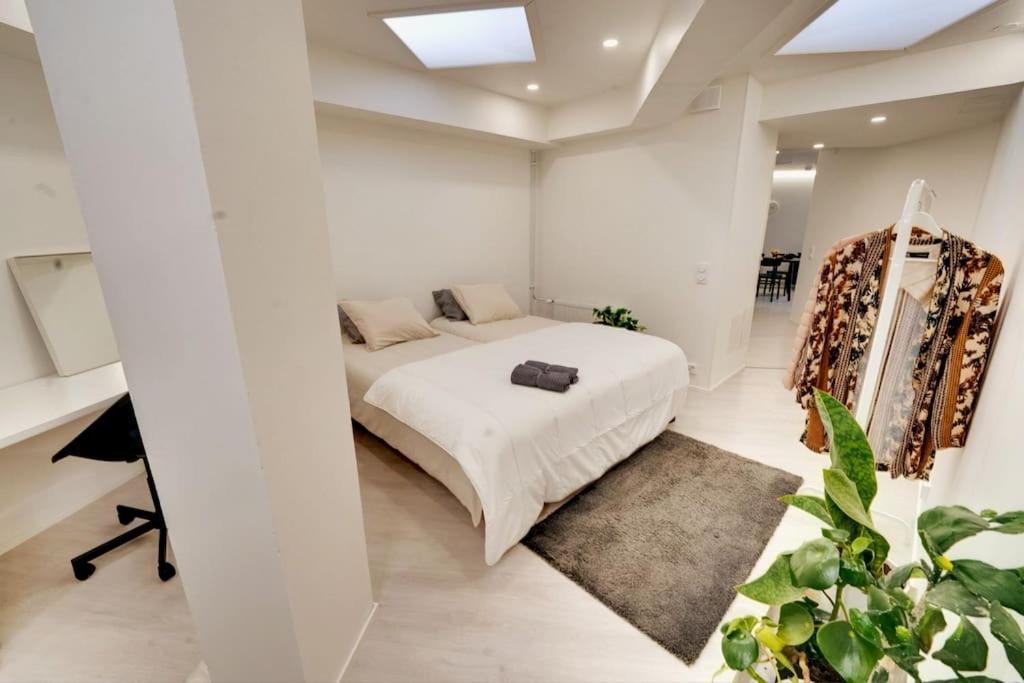 Location In Tampere! Modern Apartment, 2rooms, Kitchen And Balcony