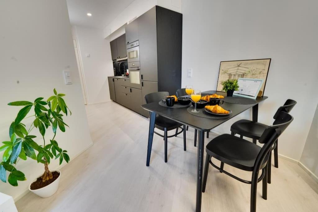 Location In Tampere! Modern Apartment, 2rooms, Kitchen And Balcony Appartement *