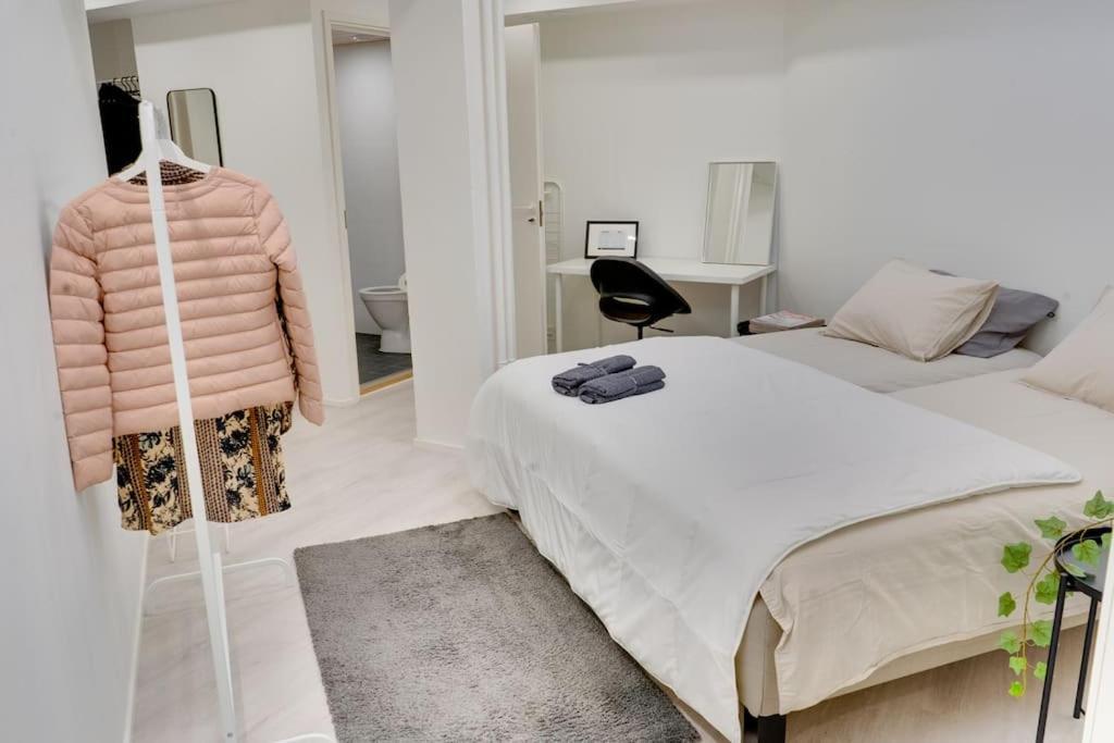 Location In Tampere! Modern Apartment, 2rooms, Kitchen And Balcony * Tampere