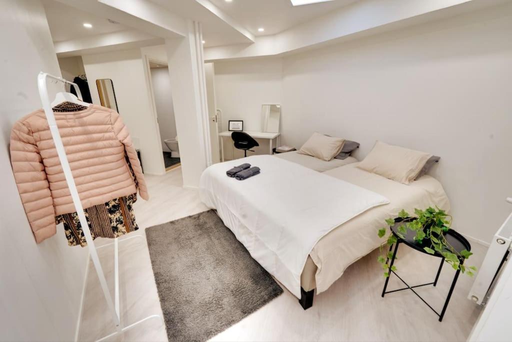 Location In Tampere! Modern Apartment, 2rooms, Kitchen And Balcony Tampere